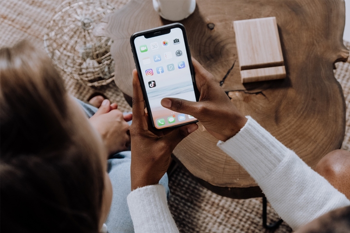 Plošné e-sledování je nadále ústavní